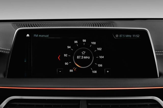 BMW 7 Series Plug-In Hybrid (Baujahr 2018) 740Le iPerformance 4 Türen Radio und Infotainmentsystem