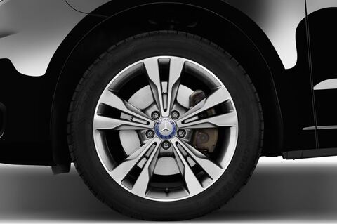 Mercedes Vito (Baujahr 2015) 119 Bluetec Lang 5 Türen Reifen und Felge