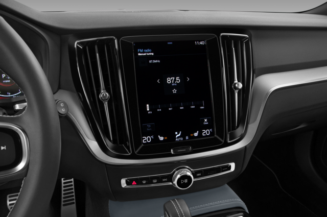 Volvo V60 (Baujahr 2021) R Design 5 Türen Radio und Infotainmentsystem