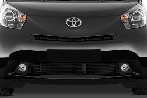 Toyota IQ (Baujahr 2010) + 3 Türen Kühlergrill und Scheinwerfer