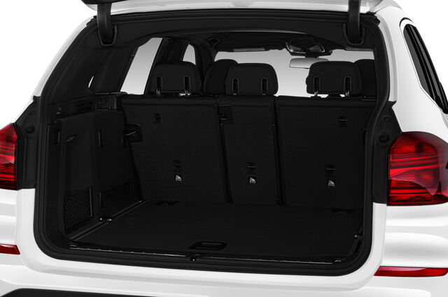 BMW X3 (Baujahr 2019) xLine 5 Türen Kofferraum