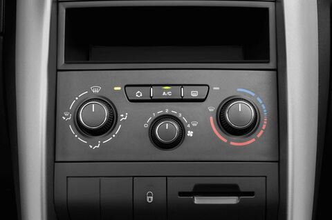 Peugeot 207 (Baujahr 2010) Premium 2 Türen Temperatur und Klimaanlage