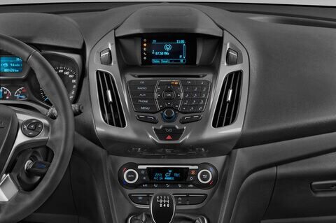 Ford Tourneo Connect (Baujahr 2015) Titanium 5 Türen Mittelkonsole