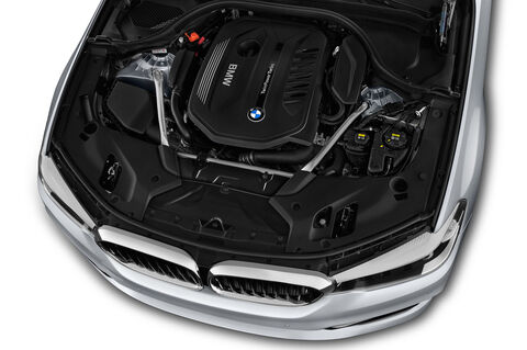 BMW 5 Series (Baujahr 2018) Sport 4 Türen Motor