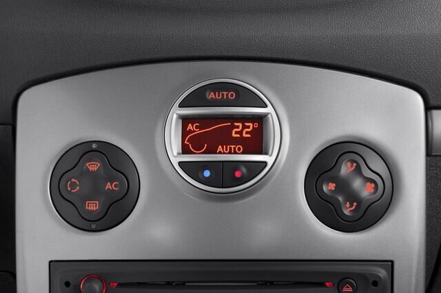 Renault Laguna (Baujahr 2010) Dynamique 2 Türen Temperatur und Klimaanlage