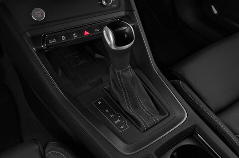 Audi Q3 Sportsback (Baujahr 2020) S Line 5 Türen Schalthebel
