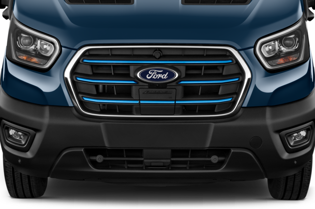 Ford e-Transit (Baujahr 2023) Trend 4 Türen Kühlergrill und Scheinwerfer
