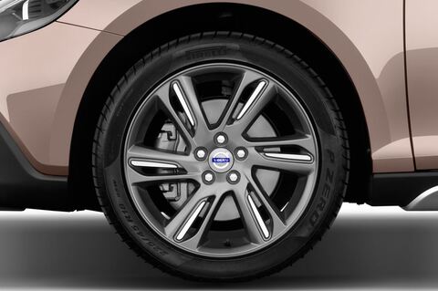 Volvo V40 Cross Country (Baujahr 2014) Summum 5 Türen Reifen und Felge