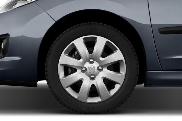 Peugeot 207 (Baujahr 2010) Premium 2 Türen Reifen und Felge