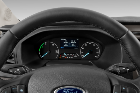 Ford e-Transit (Baujahr 2023) Trend 4 Türen Tacho und Fahrerinstrumente