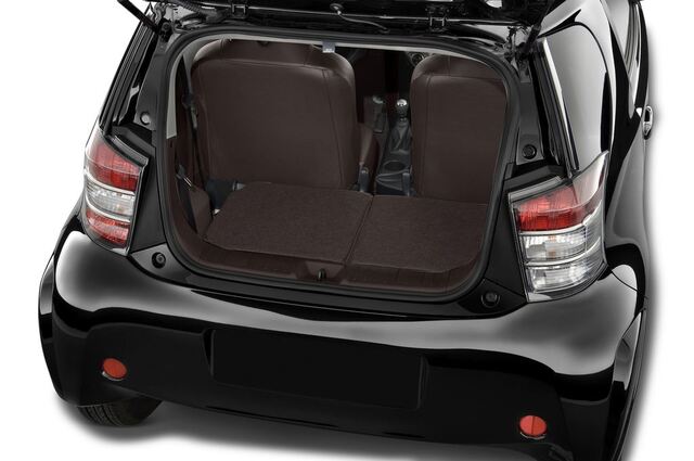 Toyota IQ (Baujahr 2010) + 3 Türen Kofferraum