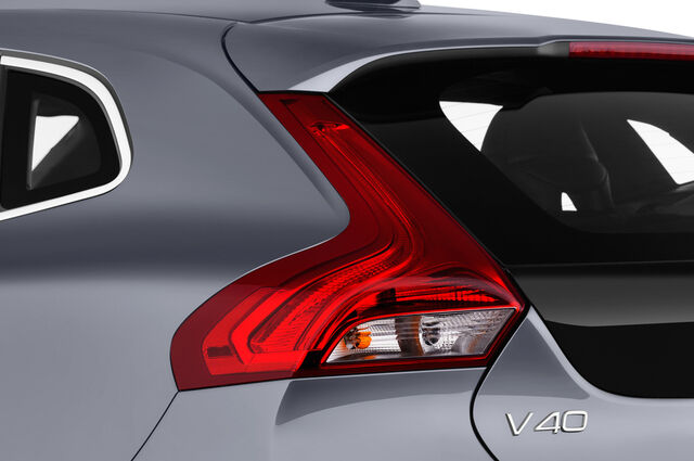Volvo V40 (Baujahr 2018) R-Design 5 Türen Rücklicht