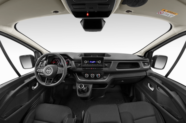 Nissan Primastar (Baujahr 2022) Acenta 4 Türen Cockpit und Innenraum