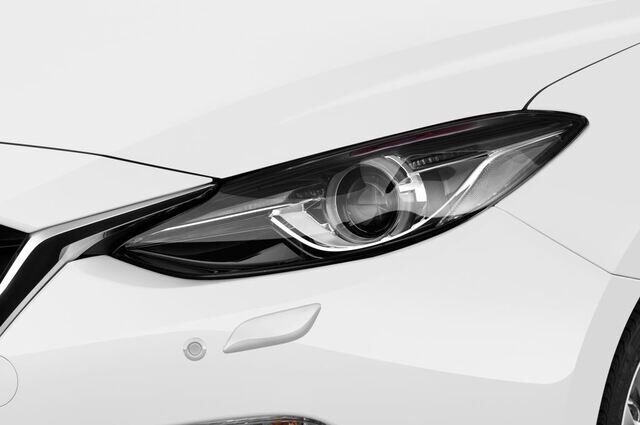Mazda Mazda3 (Baujahr 2014) Sports-Line 4 Türen Scheinwerfer