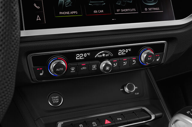 Audi Q3 (Baujahr 2019) S line 5 Türen Temperatur und Klimaanlage