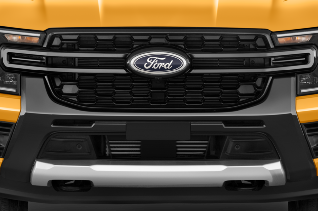 Ford Ranger (Baujahr 2023) WildTrak Crew cab 4 Türen Kühlergrill und Scheinwerfer