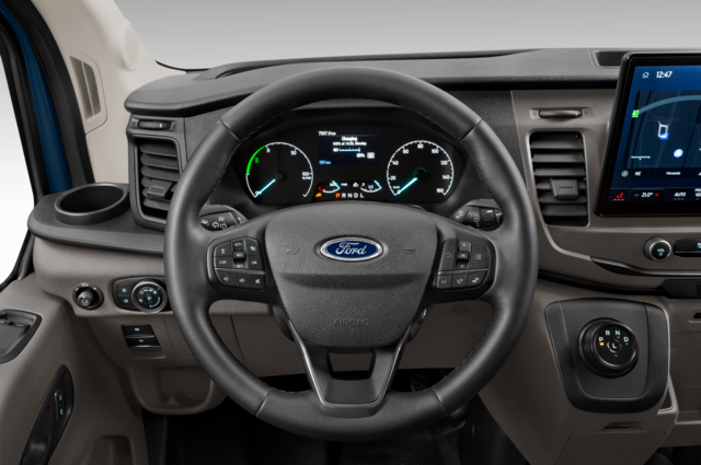 Ford e-Transit (Baujahr 2023) Trend 4 Türen Lenkrad
