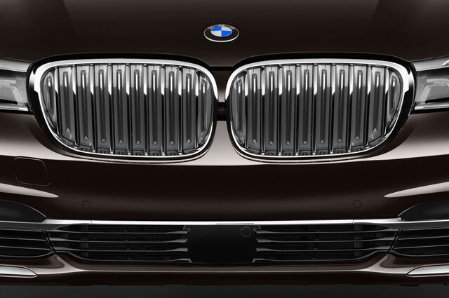BMW 7 Series Plug-In Hybrid (Baujahr 2018) 740Le iPerformance 4 Türen Kühlergrill und Scheinwerfer