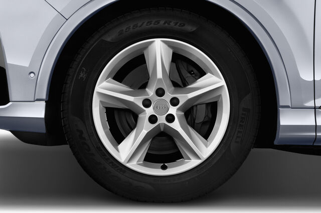Audi Q7 (Baujahr 2020) S Line 5 Türen Reifen und Felge