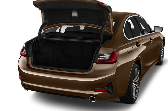 BMW 3 Series (Baujahr 2019) Sport Line 4 Türen Kofferraum