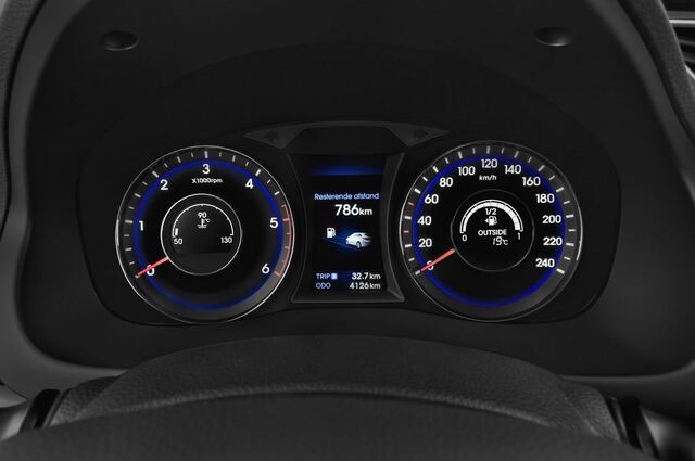Hyundai I40 CW (Baujahr 2011) Style 5 Türen Tacho und Fahrerinstrumente