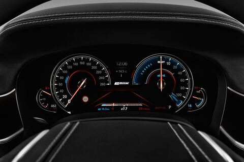BMW 7 Series Plug-In Hybrid (Baujahr 2018) 740Le iPerformance 4 Türen Tacho und Fahrerinstrumente