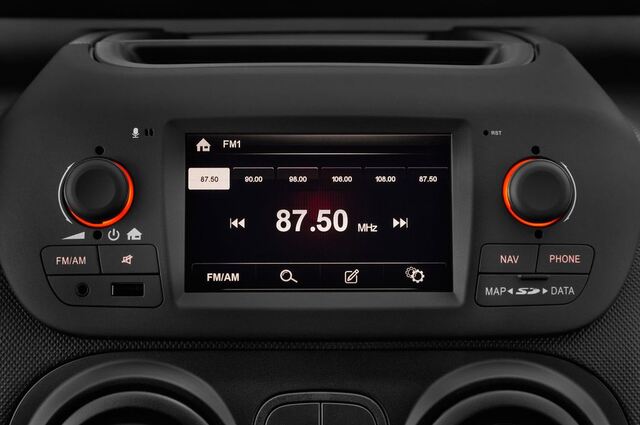 FIAT Fiorino (Baujahr 2017) Basis 4 Türen Radio und Infotainmentsystem