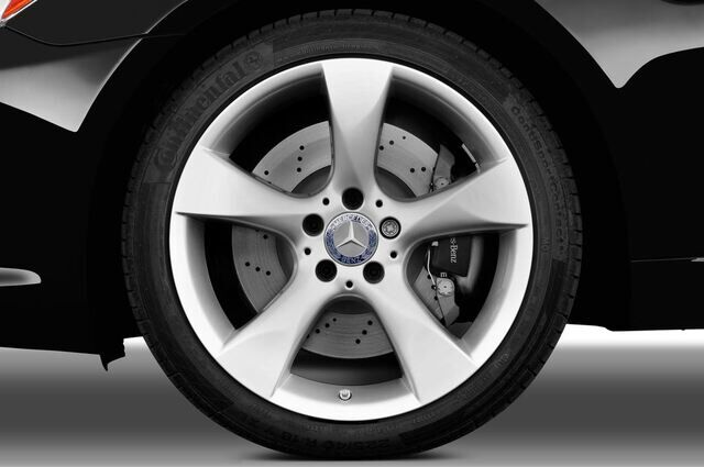 Mercedes SLK (Baujahr 2012) SLK 350 BlueEFFICIENCY 2 Türen Reifen und Felge