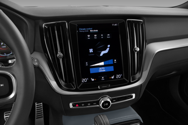 Volvo V60 (Baujahr 2021) R Design 5 Türen Temperatur und Klimaanlage