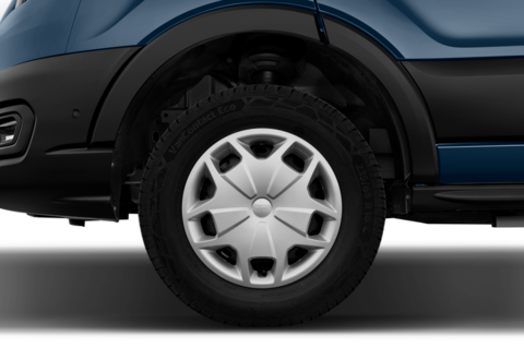Ford e-Transit (Baujahr 2023) Trend 4 Türen Reifen und Felge