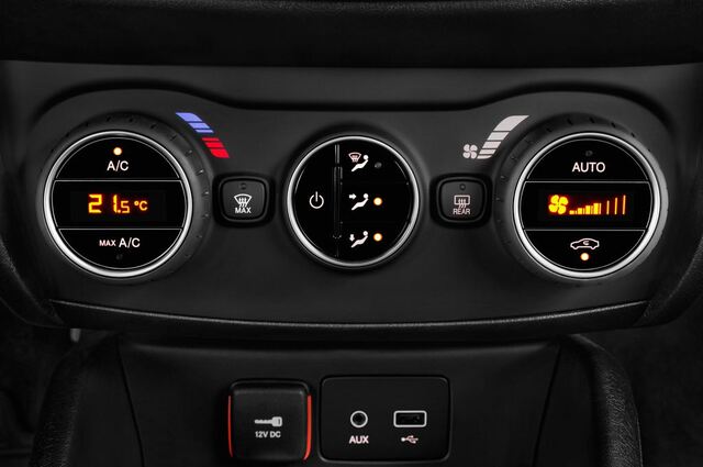 FIAT Tipo (Baujahr 2016) Lounge 5 Türen Temperatur und Klimaanlage