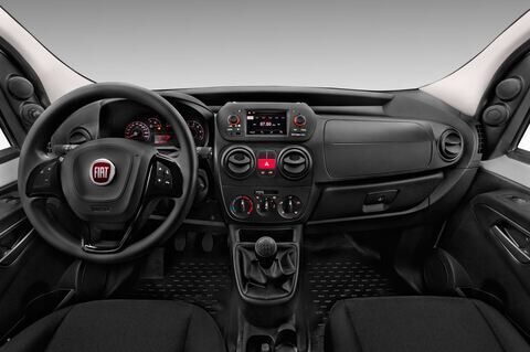FIAT Fiorino (Baujahr 2017) Basis 4 Türen Cockpit und Innenraum