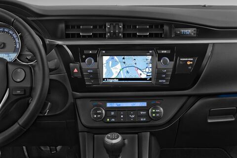 Toyota Corolla (Baujahr 2015) Comfort 4 Türen Mittelkonsole