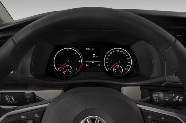 Volkswagen Transporer (Baujahr 2020) - 4 Türen Tacho und Fahrerinstrumente