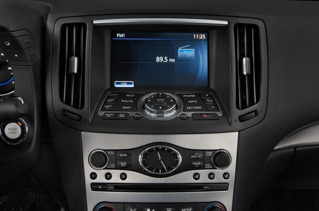 Infiniti G (Baujahr 2010) GT Premium 4 Türen Radio und Infotainmentsystem