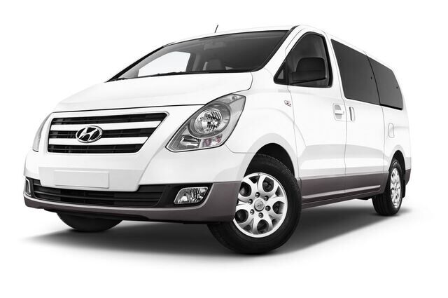 Hyundai H1 Travel (Baujahr 2015) Premium 5 Türen seitlich vorne mit Felge