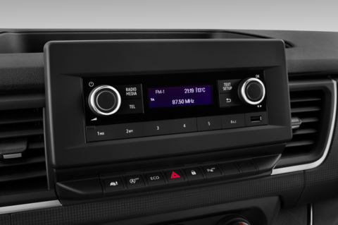 Nissan Primastar (Baujahr 2022) Acenta 4 Türen Radio und Infotainmentsystem