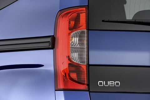 FIAT Qubo (Baujahr 2010) Dynamic 5 Türen Rücklicht