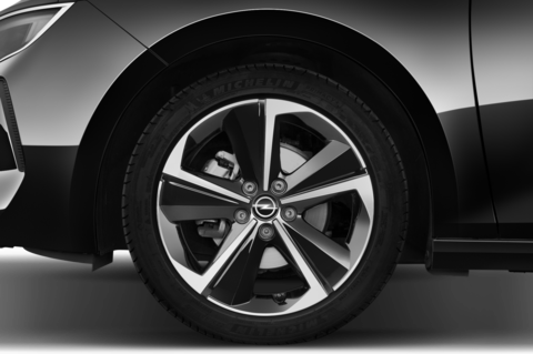 Opel Astra (Baujahr 2023) Enjoy 5 Türen Reifen und Felge
