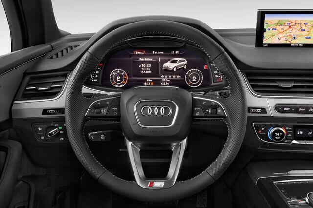 Audi Q7 (Baujahr 2016) - 5 Türen Lenkrad