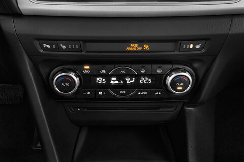 Mazda Mazda3 (Baujahr 2014) Sports-Line 4 Türen Temperatur und Klimaanlage