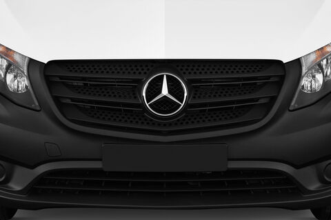 Mercedes Vito (Baujahr 2019) Select 4 Türen Kühlergrill und Scheinwerfer