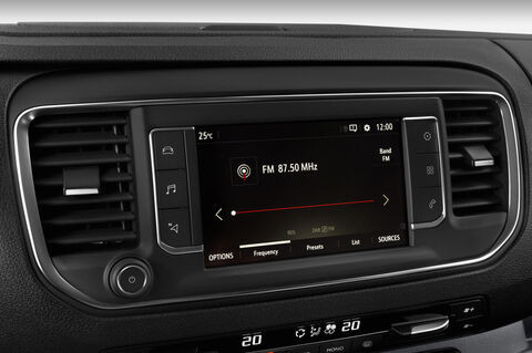 Opel Vivaro (Baujahr 2020) Innovation 4 Türen Radio und Infotainmentsystem