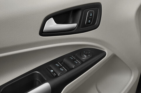 Ford Grand Tourneo Connect (Baujahr 2020) Titanium 5 Türen Bedienungselemente Tür