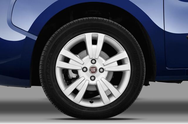 FIAT Qubo (Baujahr 2015) Dynamic 5 Türen Reifen und Felge