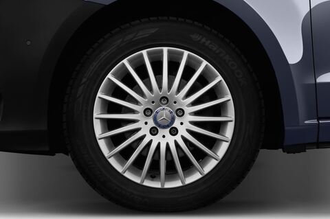Mercedes Vito Tourer (Baujahr 2017) Pro 4 Türen Reifen und Felge