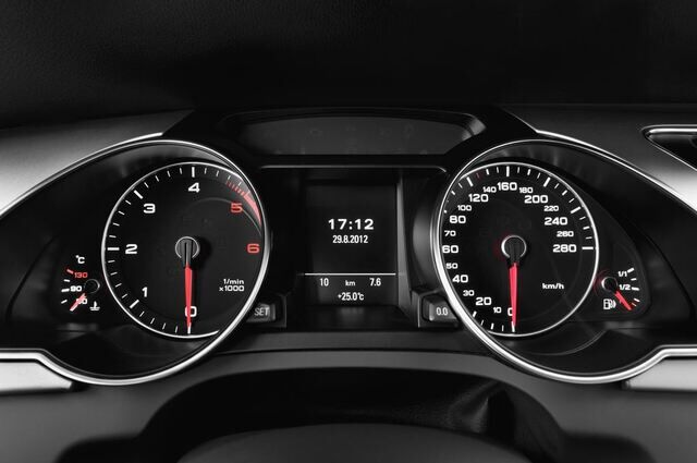 Audi A5 Sportback (Baujahr 2013) - 5 Türen Tacho und Fahrerinstrumente