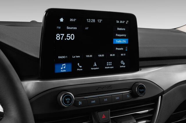 Ford Focus (Baujahr 2018) Titanium 5 Türen Radio und Infotainmentsystem