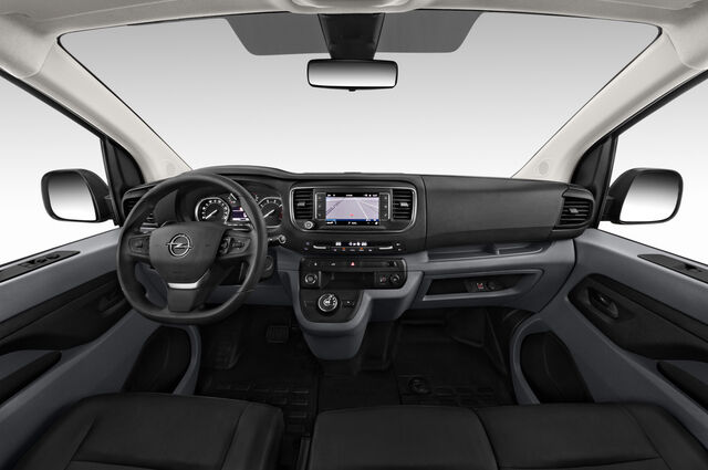 Opel Vivaro (Baujahr 2020) Innovation 4 Türen Cockpit und Innenraum