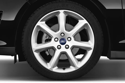 Ford Grand C-Max (Baujahr 2011) Titanium 5 Türen Reifen und Felge